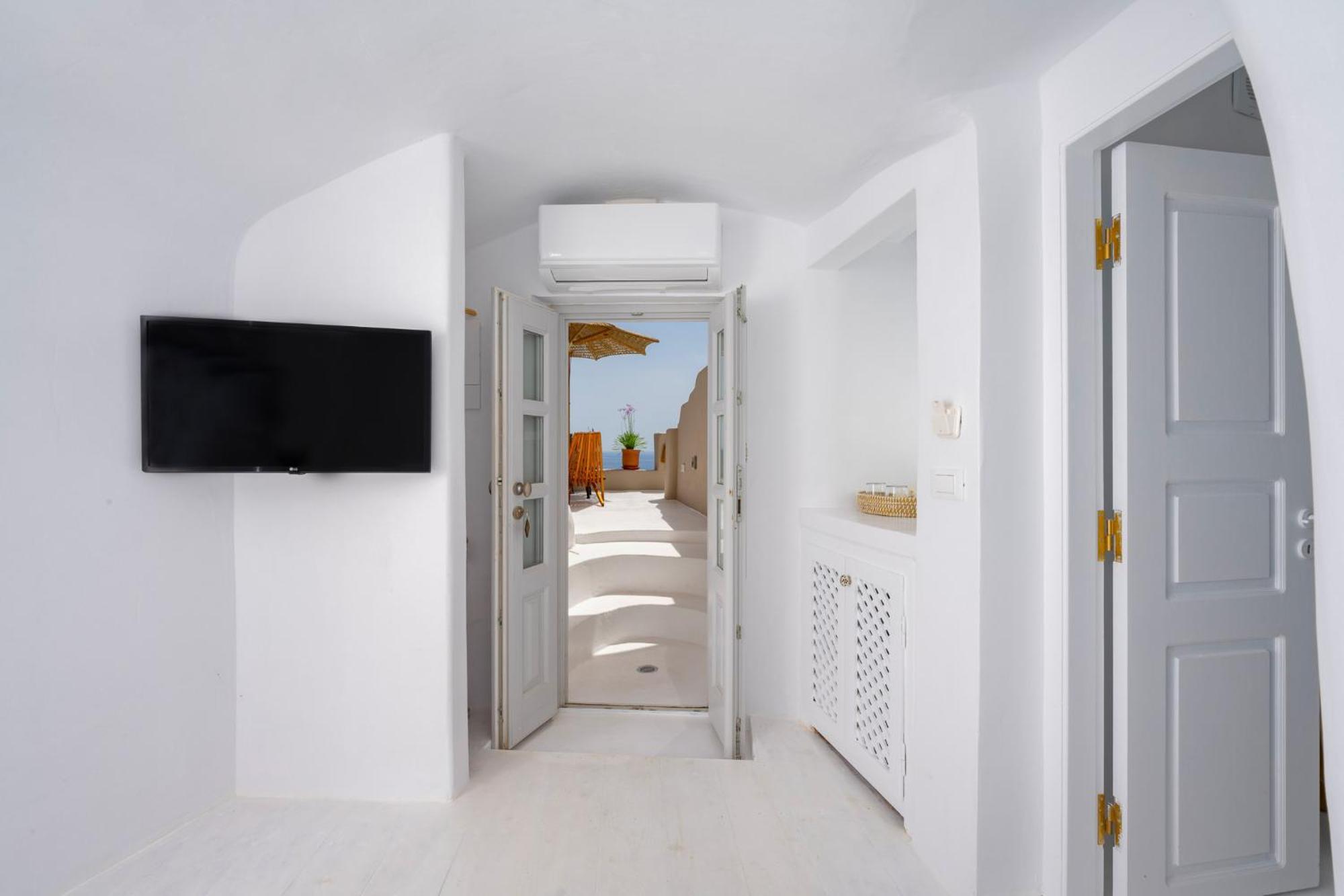 Nano Oia Canaves Room photo